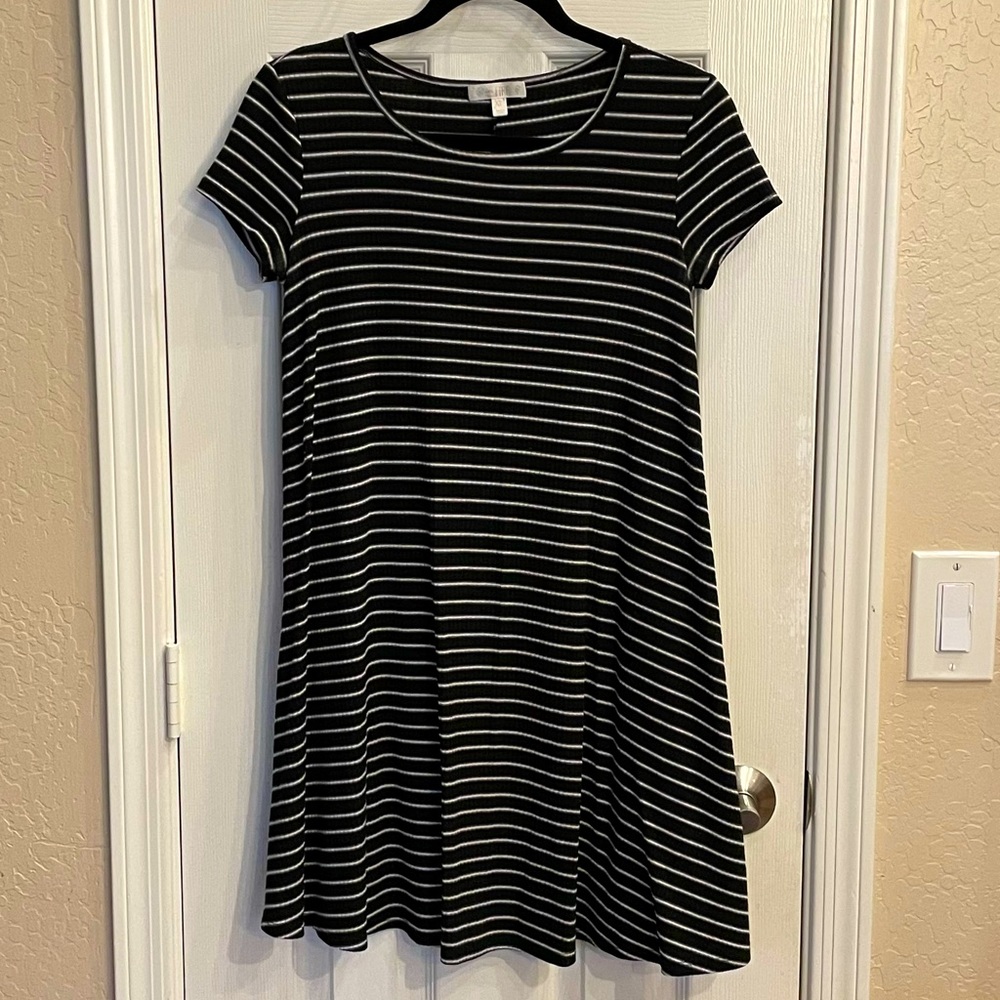 Love Fire Short Sleeve Junior Dress Size XS